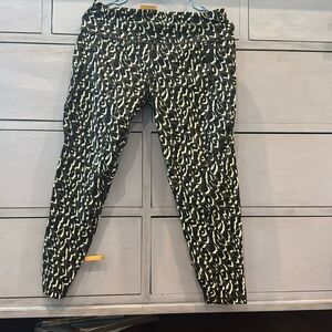 NWOT Sweaty Betty Leopard print leggings Size Large